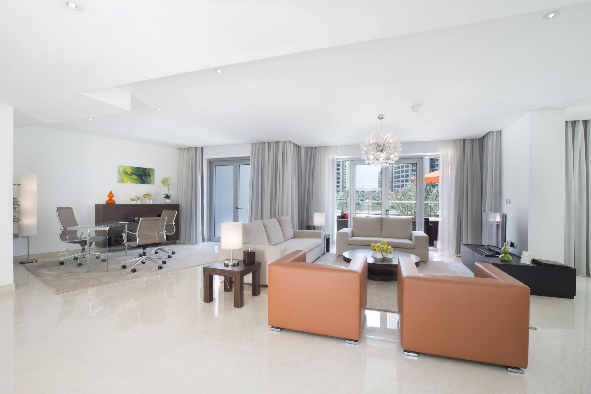 La Verda Suites And Villas Dubai Marina Exterior foto A living room in a typical apartment