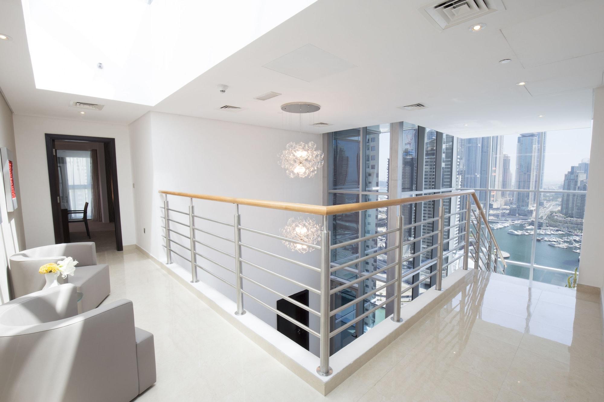 La Verda Suites And Villas Dubai Marina Exterior foto A modern handrail