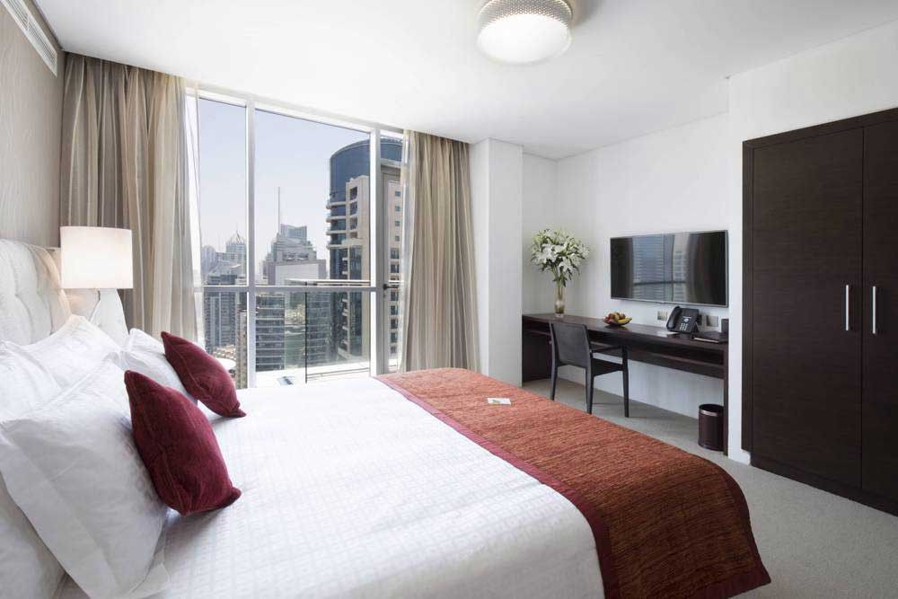 La Verda Suites And Villas Dubai Marina Exterior foto A bedroom at the hotel