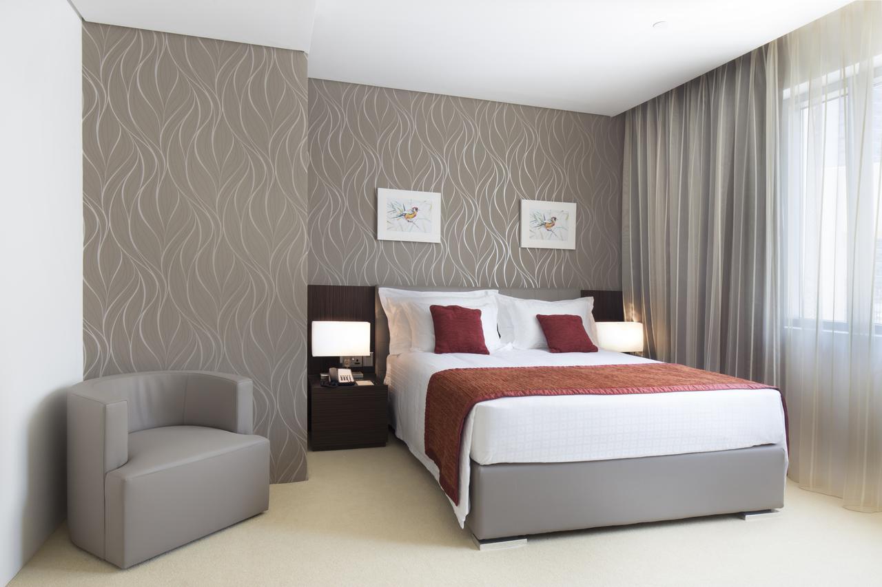 La Verda Suites And Villas Dubai Marina Exterior foto A bedroom