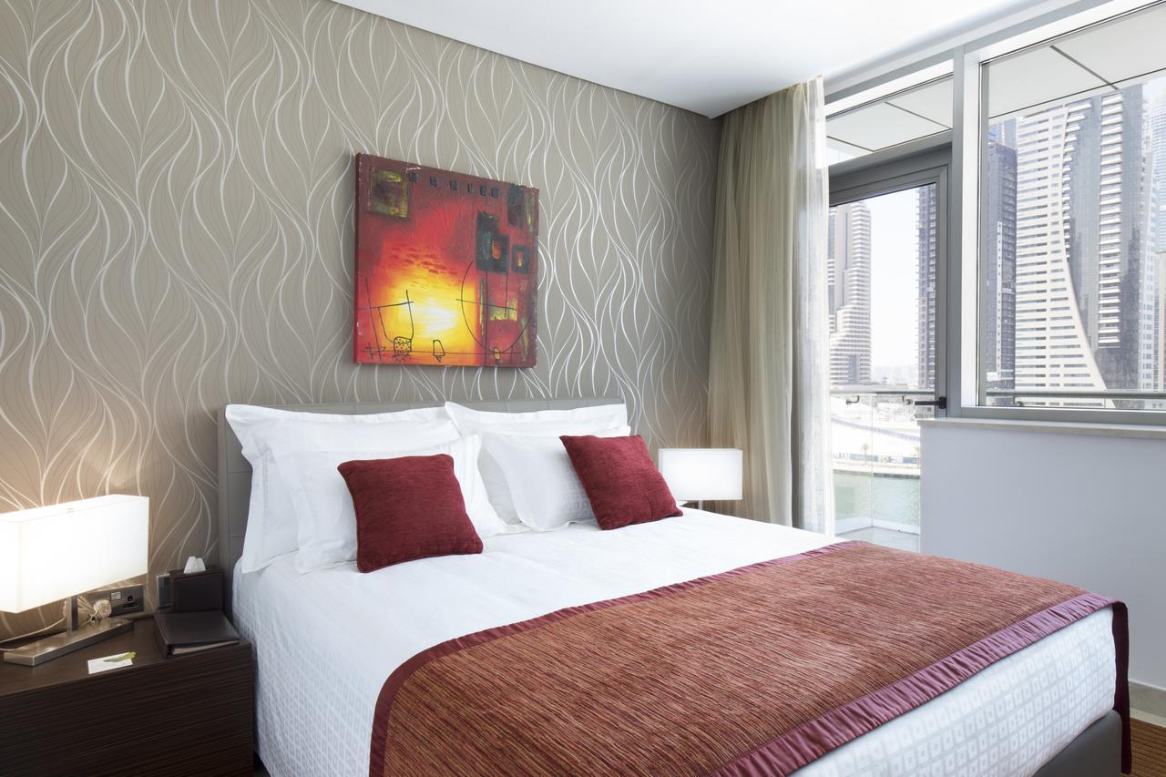 La Verda Suites And Villas Dubai Marina Quarto foto A bedroom at the hotel
